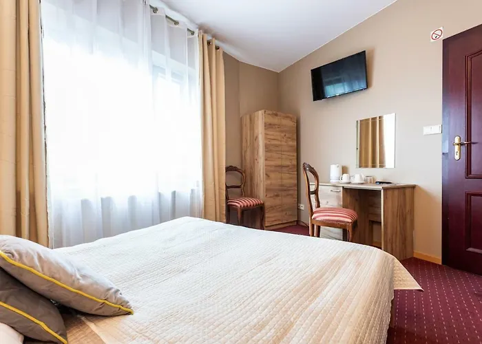 לינה וארוחת בוקר Royal