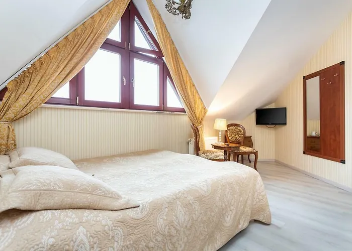 לינה וארוחת בוקר Royal