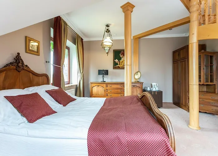 Royal לינה וארוחת בוקר 3*